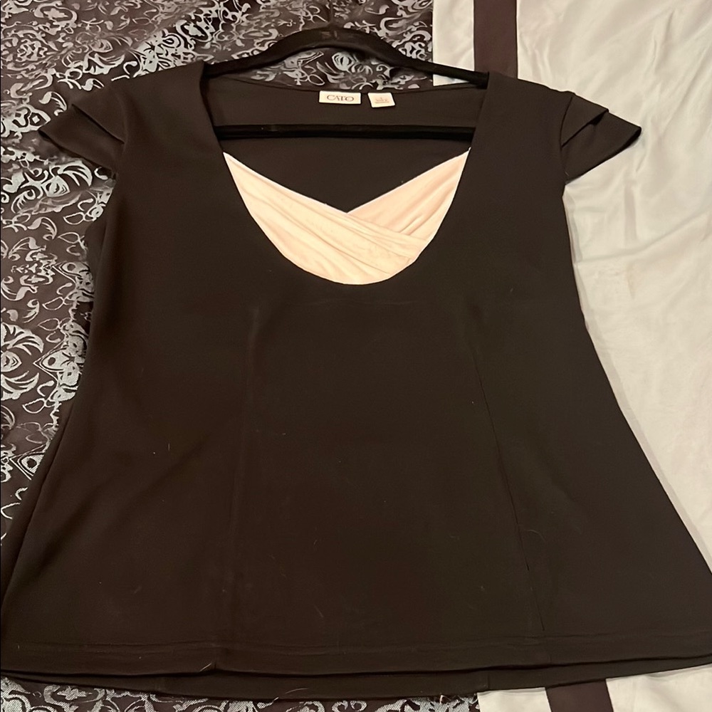 CATO Women’s Cove Black and Brown Asymmetrical Cap Sleeve Blouse, size small